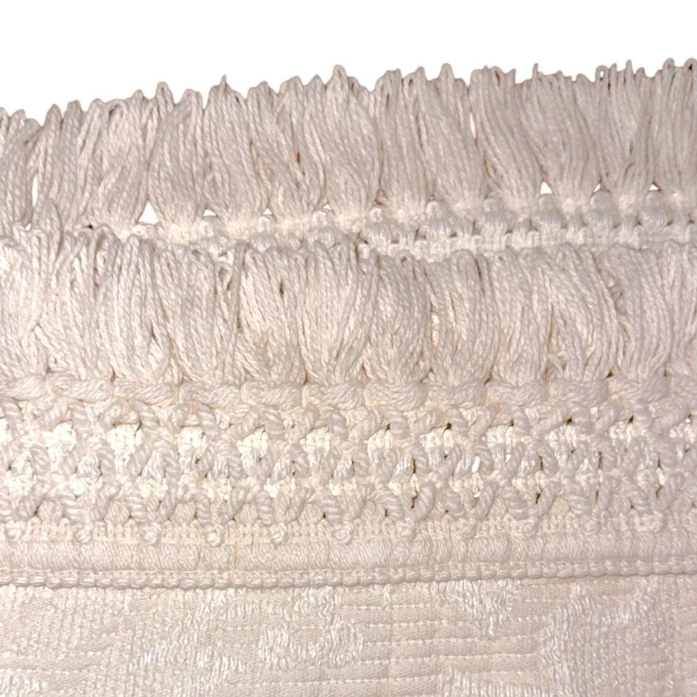Vintage White Matelasse Bedspread Coverlet Floral Jacquard Knotted Fringe 60x92